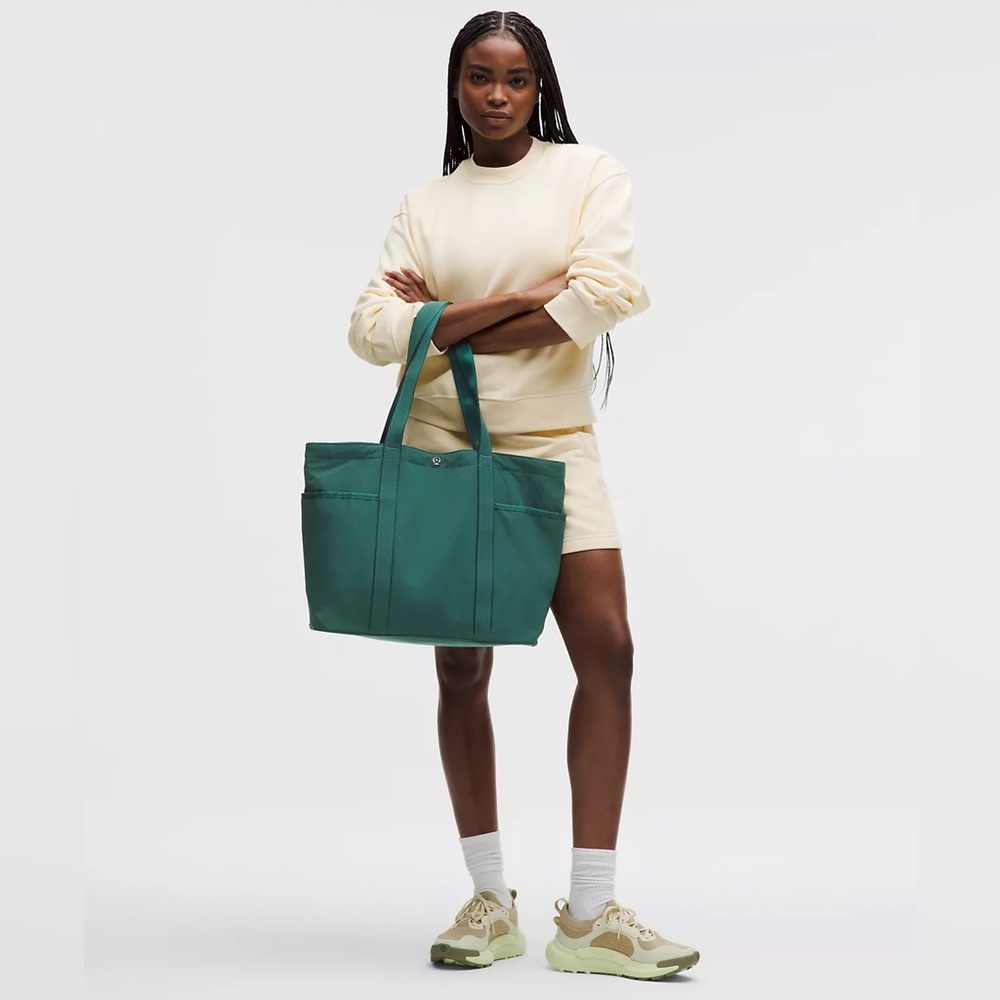 Lululemon Daily Multi-Pocket Tote Bag 20L- Deep Marina